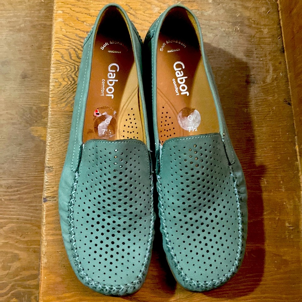 Brand new leather loafer